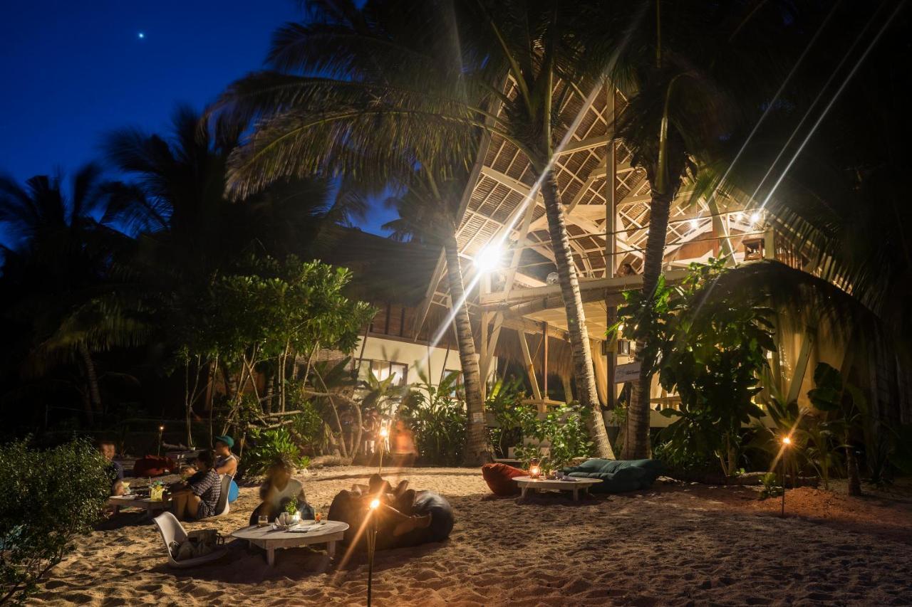 White Banana Beach Club General Luna  Exterior photo
