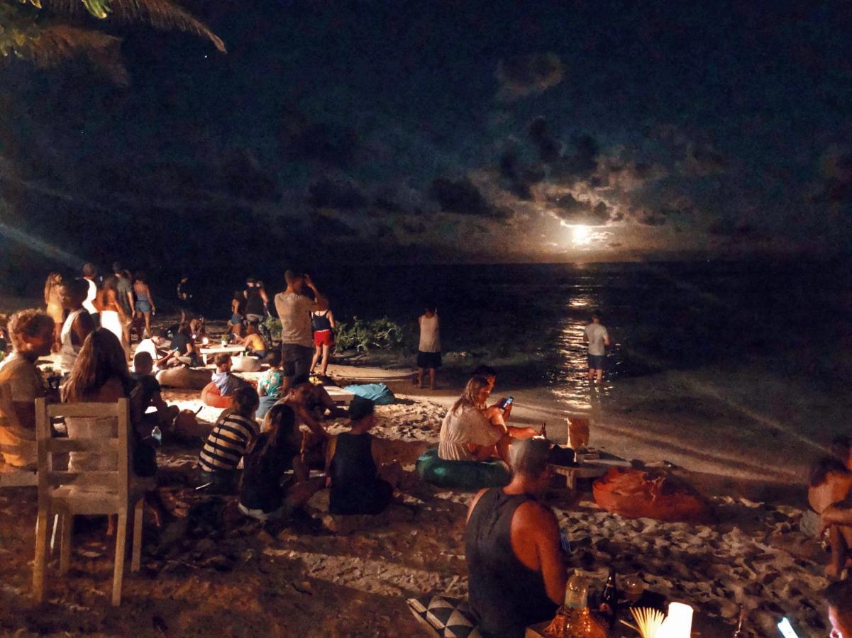 White Banana Beach Club General Luna  Exterior photo